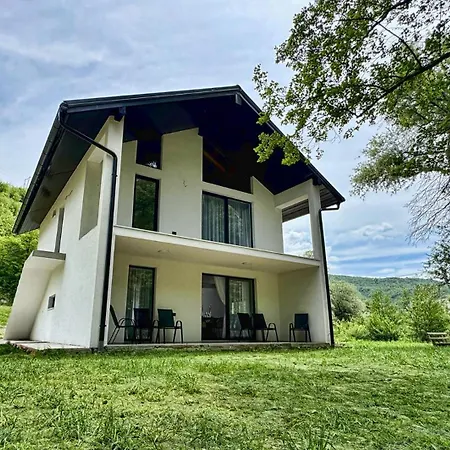 Feriehus Riverhouse Tosinovic *